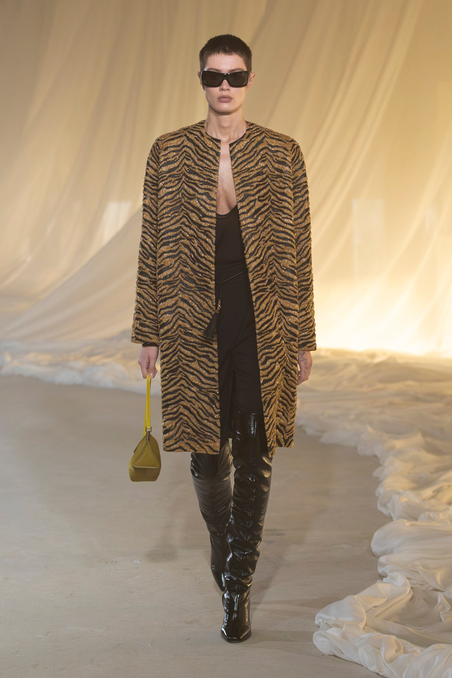 Women FW26 runway - look 16