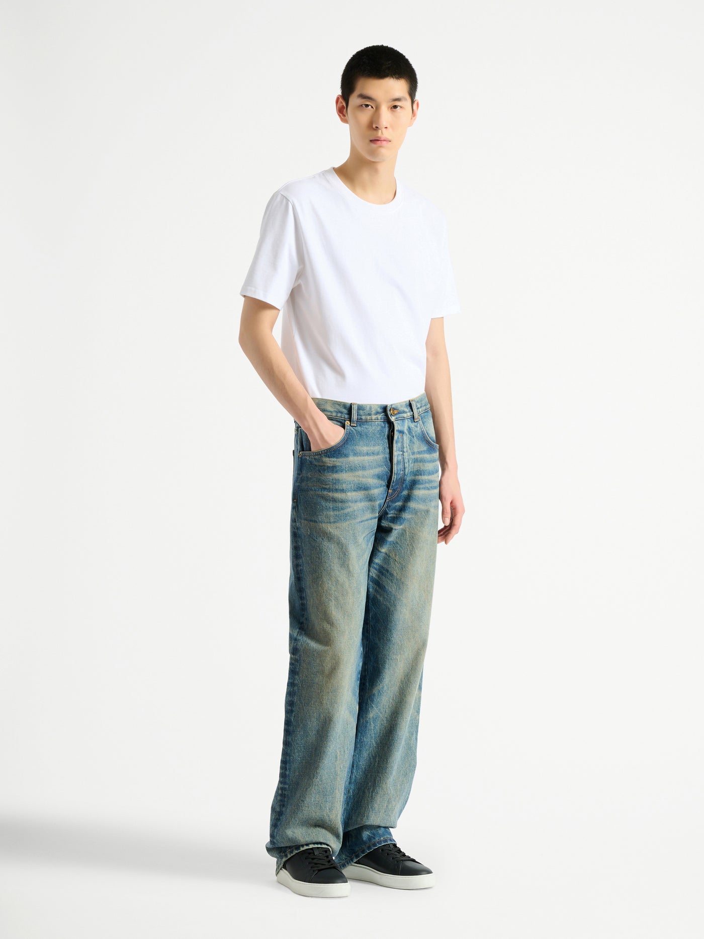 Loose-fit jeans in Vintage blue denim