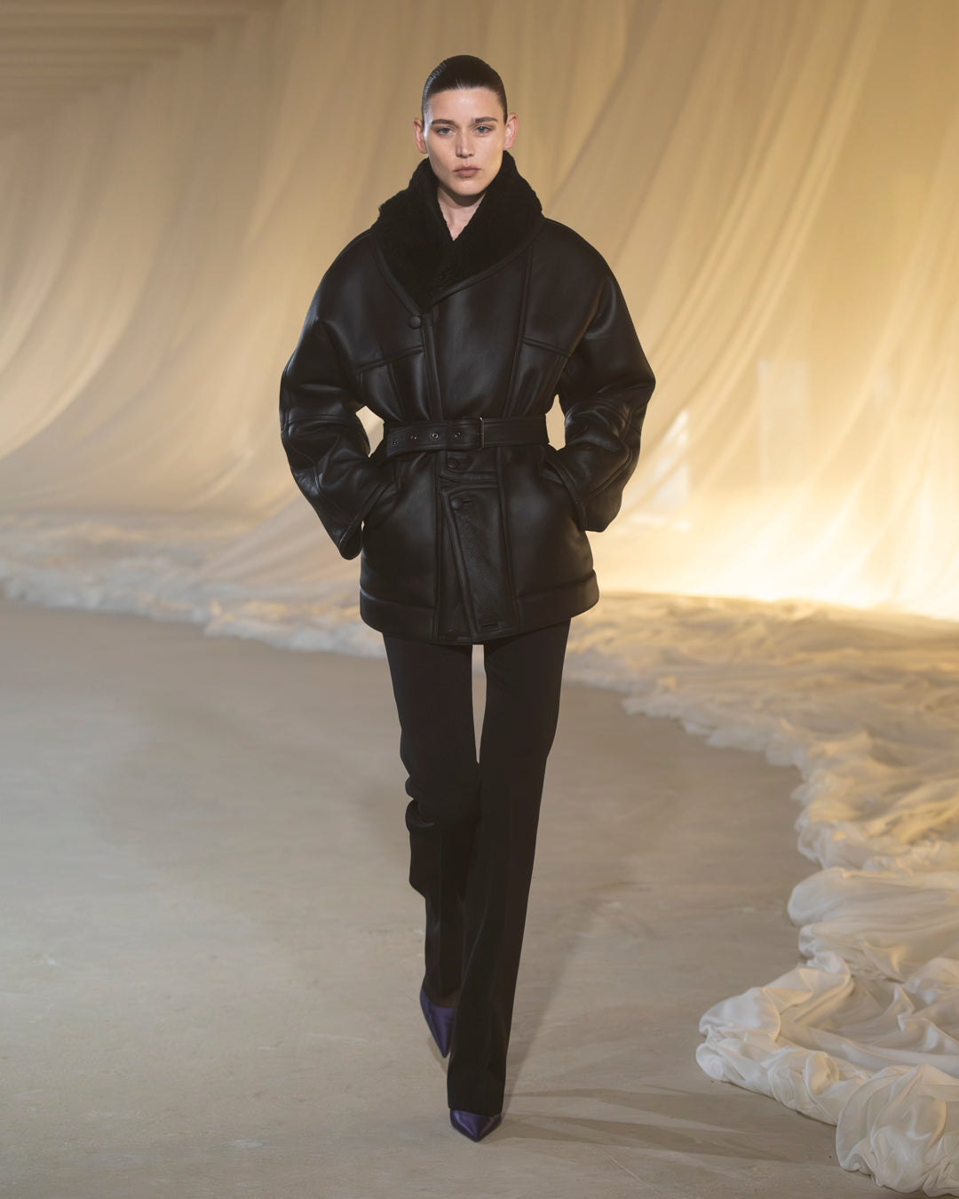 BALMAIN ブラックスエードモッズコート Runwayモデル FW26 runway