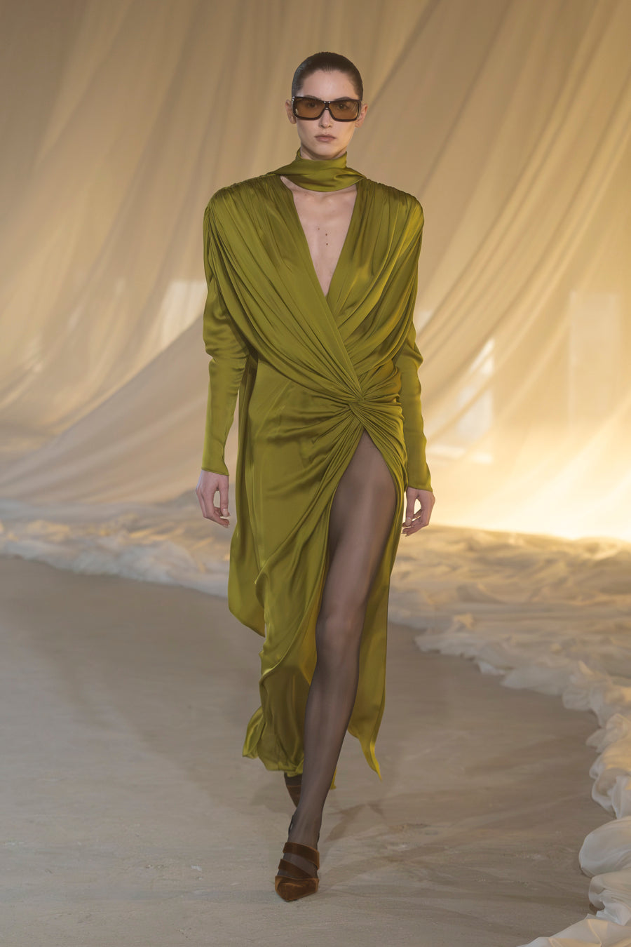 Women FW26 runway - look 32