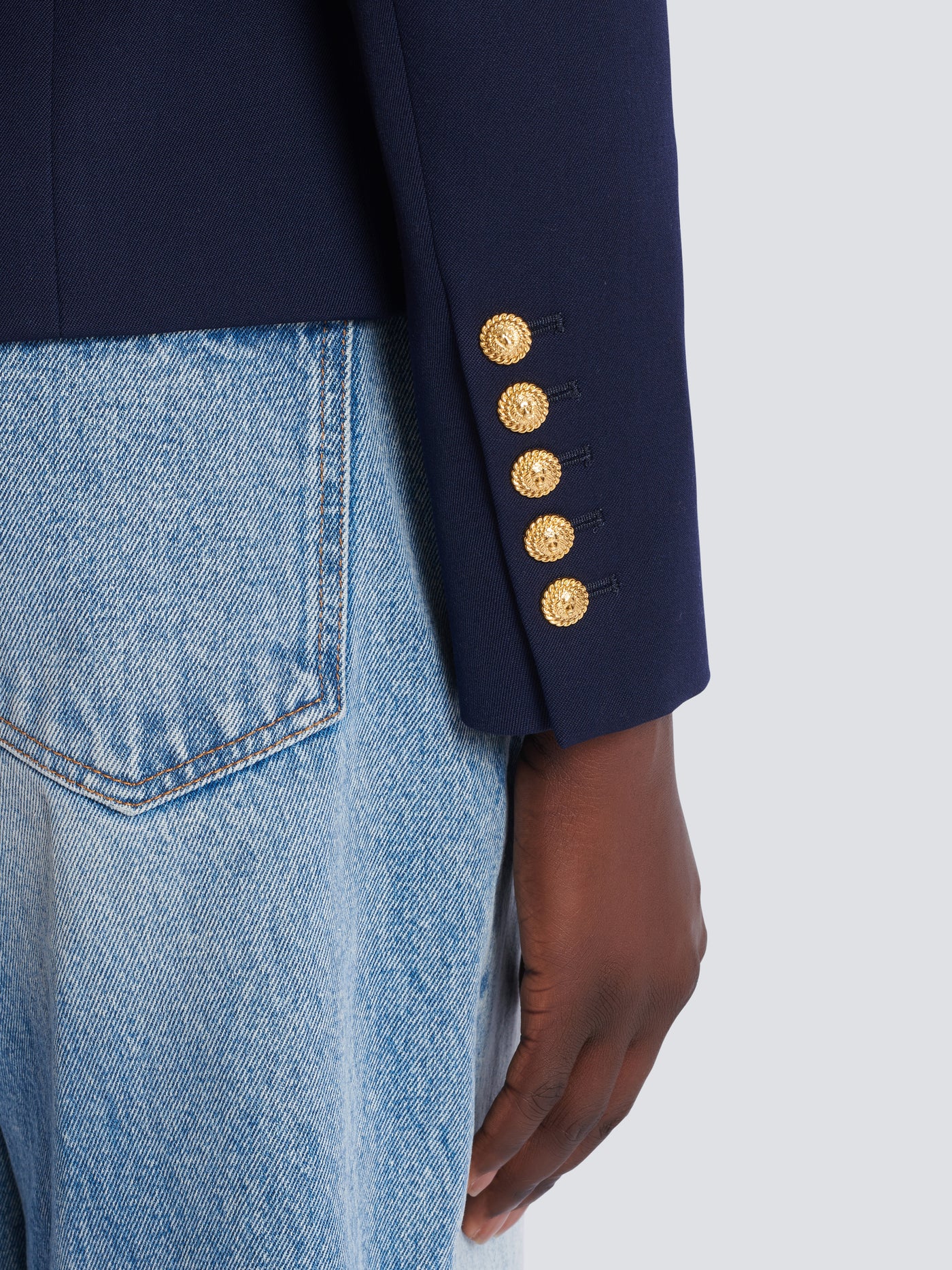 Fitted wool 6-buttons jacket
