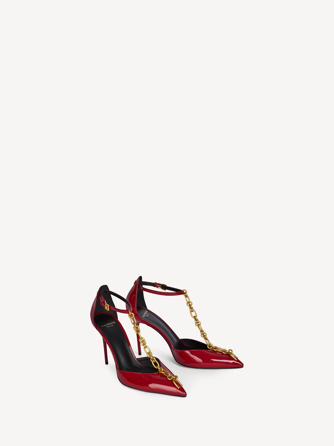 Sync chain pumps in patent leather