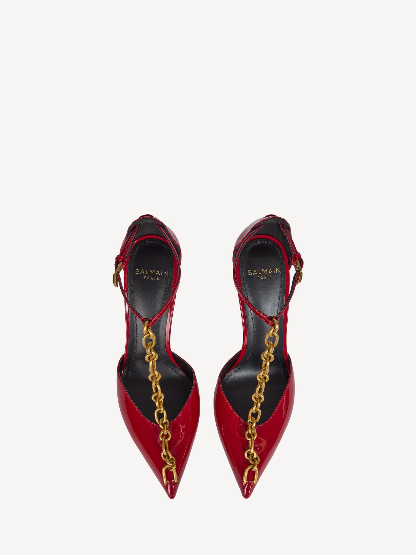 Sync chain pumps in patent leather