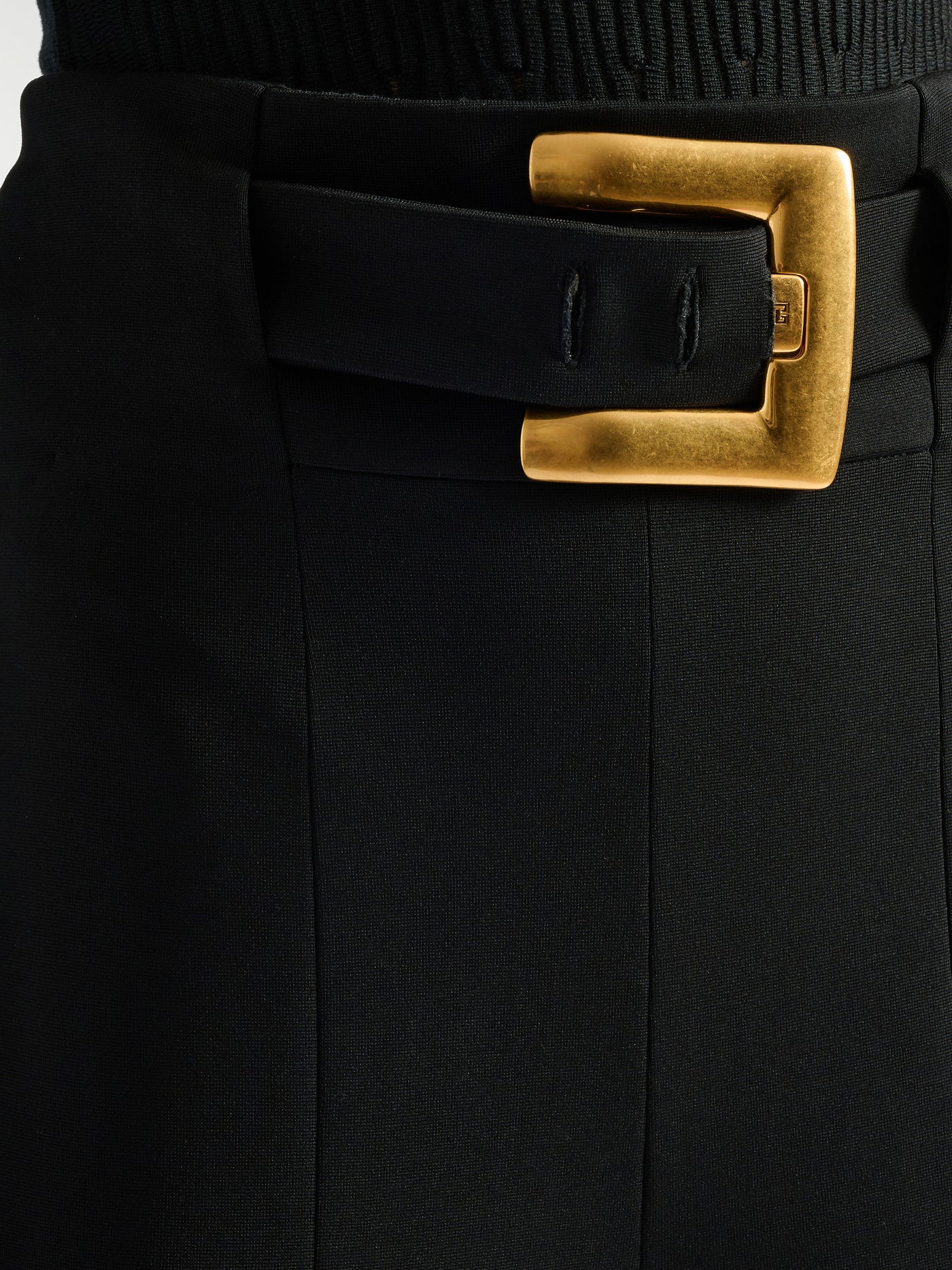 Stretch trousers with belt