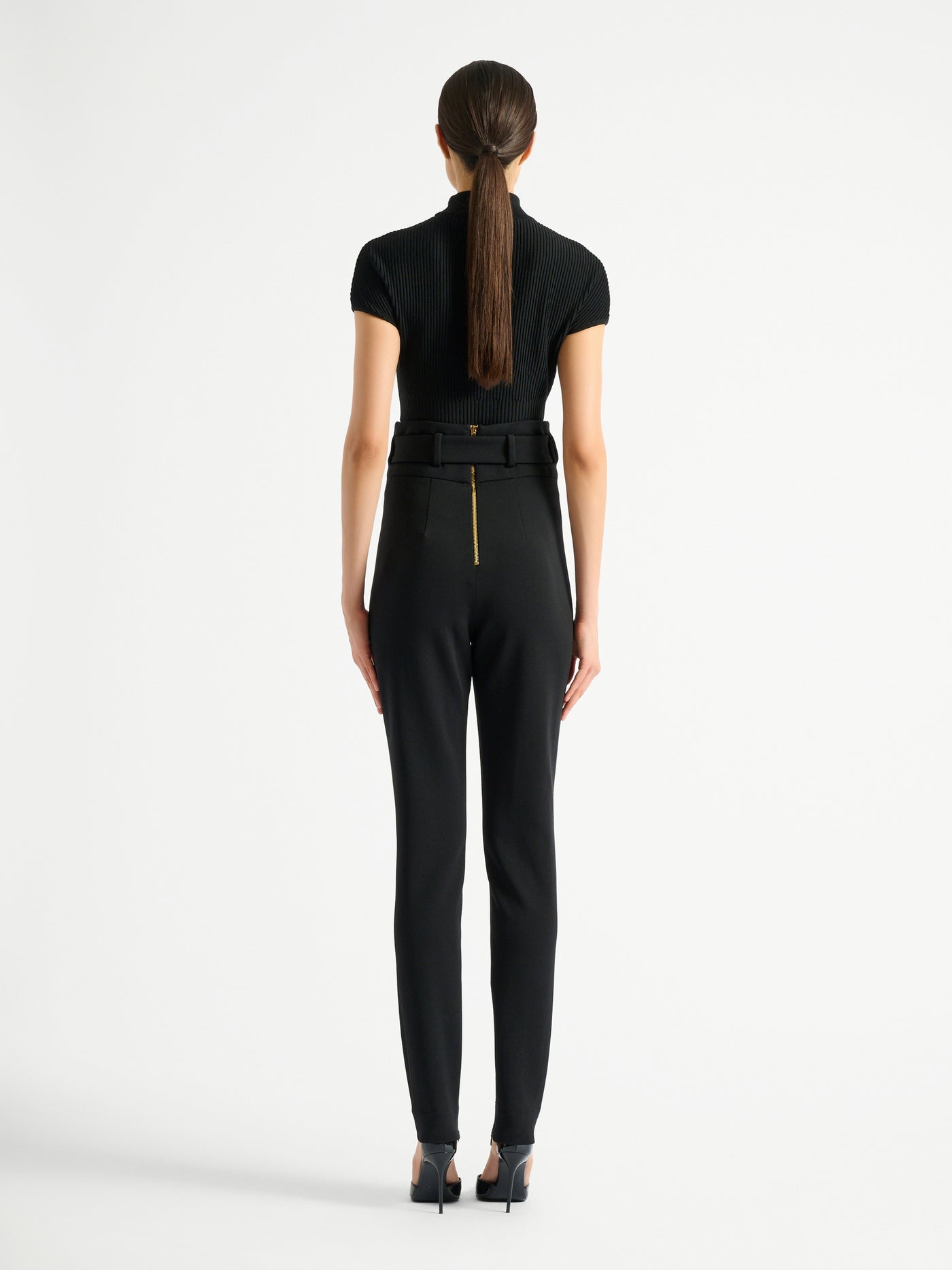 Stretch trousers with belt