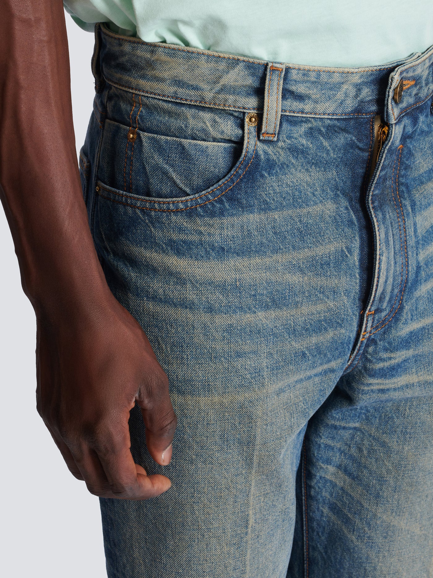 Slim straight-leg jeans in vintage denim