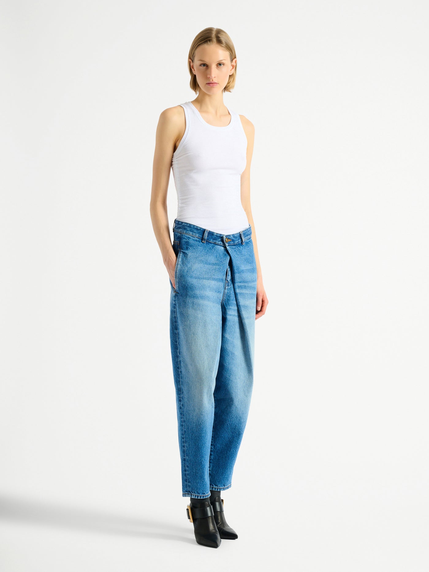 Denim barrel-leg jeans