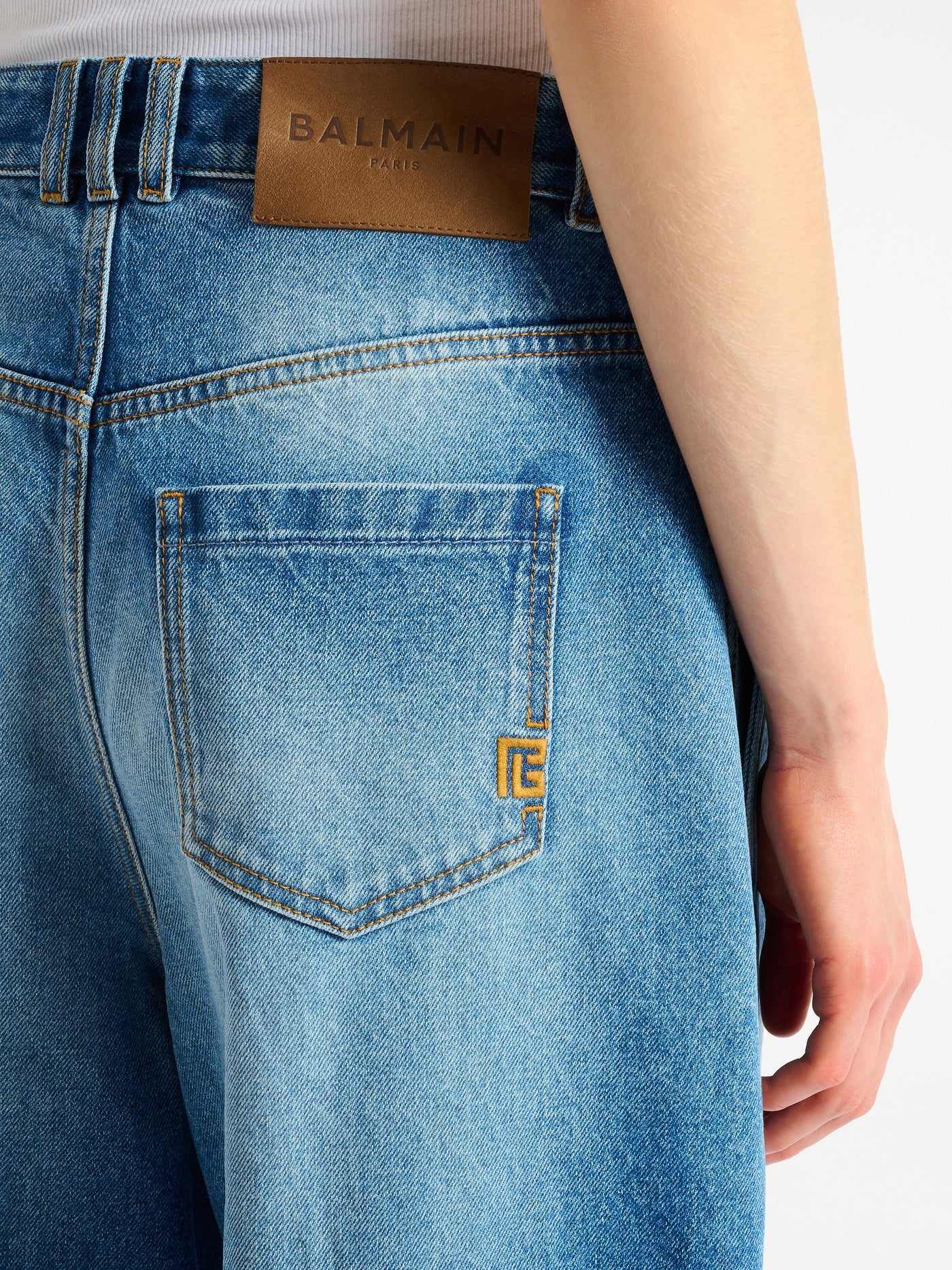 Denim barrel-leg jeans