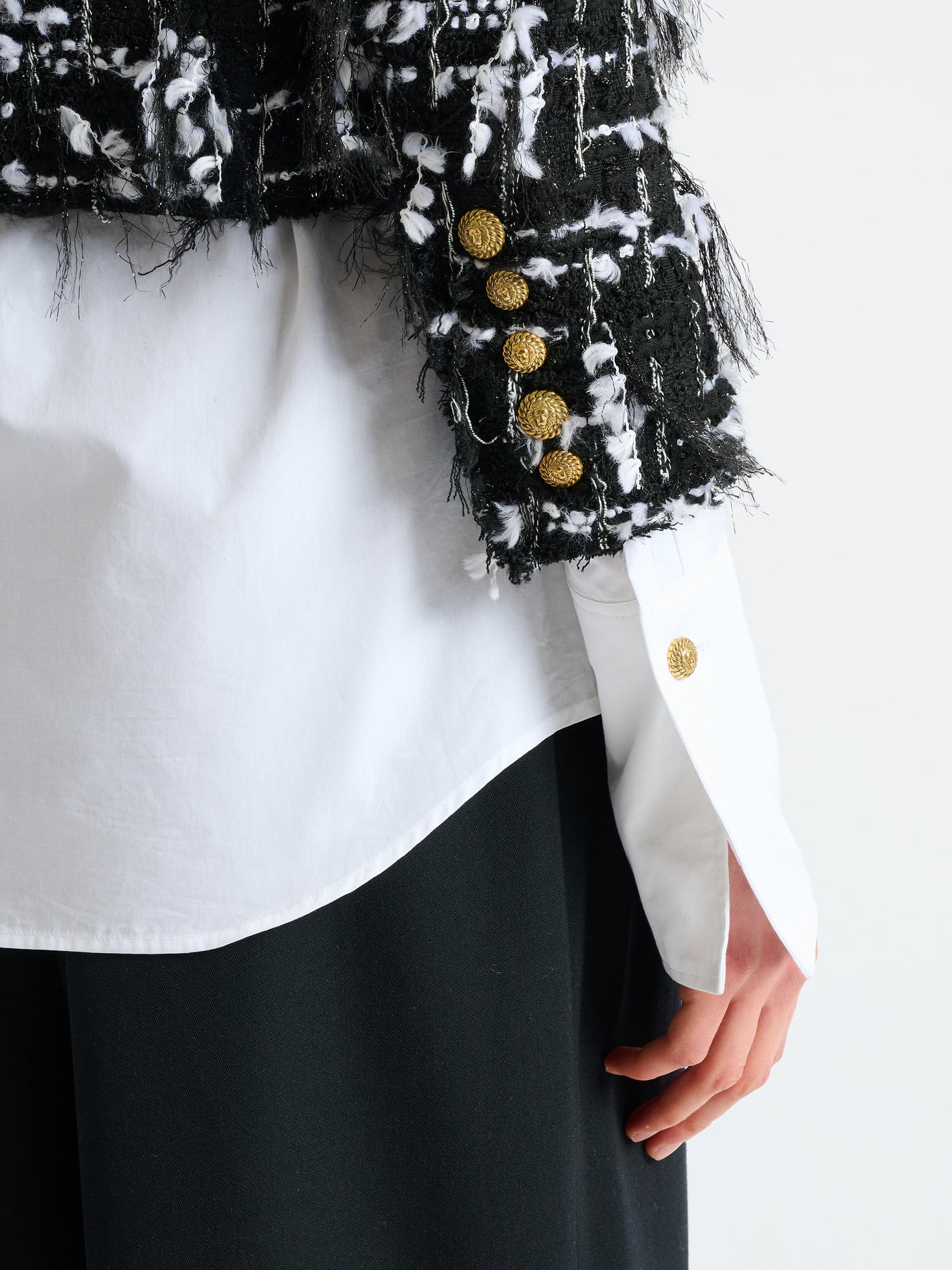 Cropped jacket in fringed tweed
