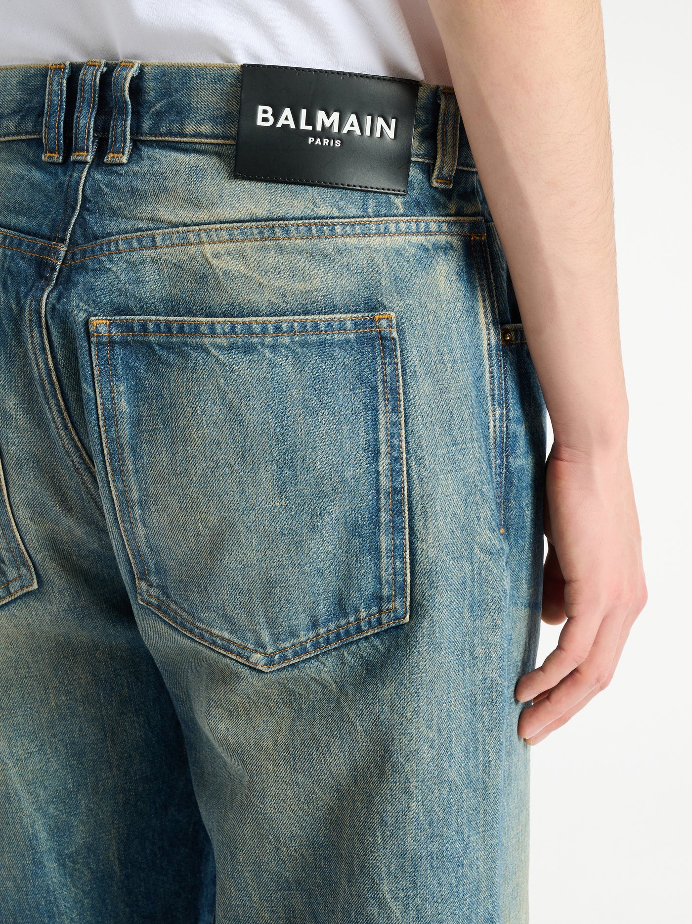 Loose-fit jeans in Vintage blue denim