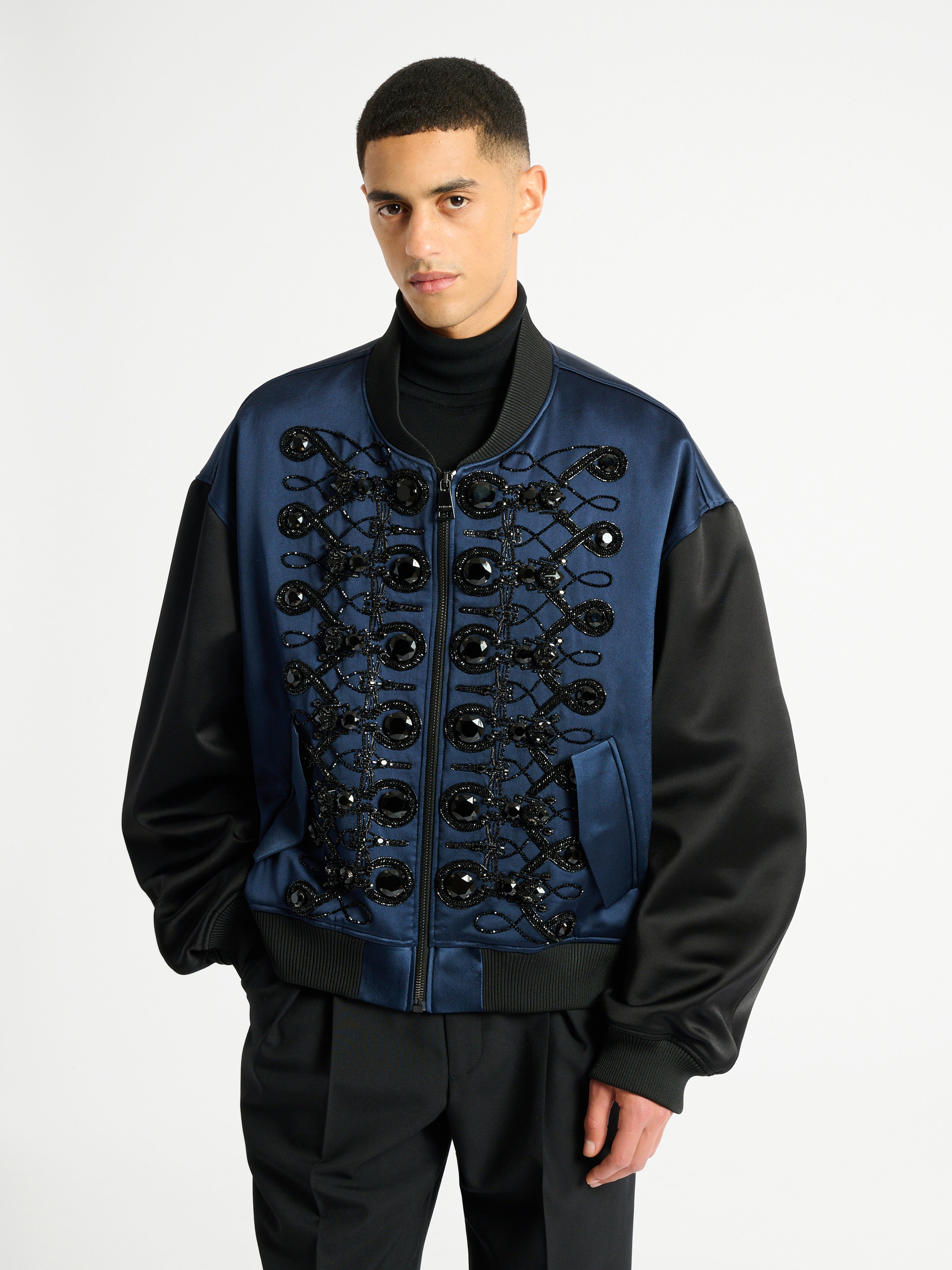 ブランデンブルク サテンボンバー ブラック - メンズ | BALMAIN
