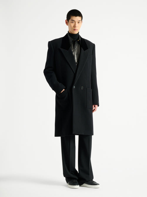 Long wool and velvet coat