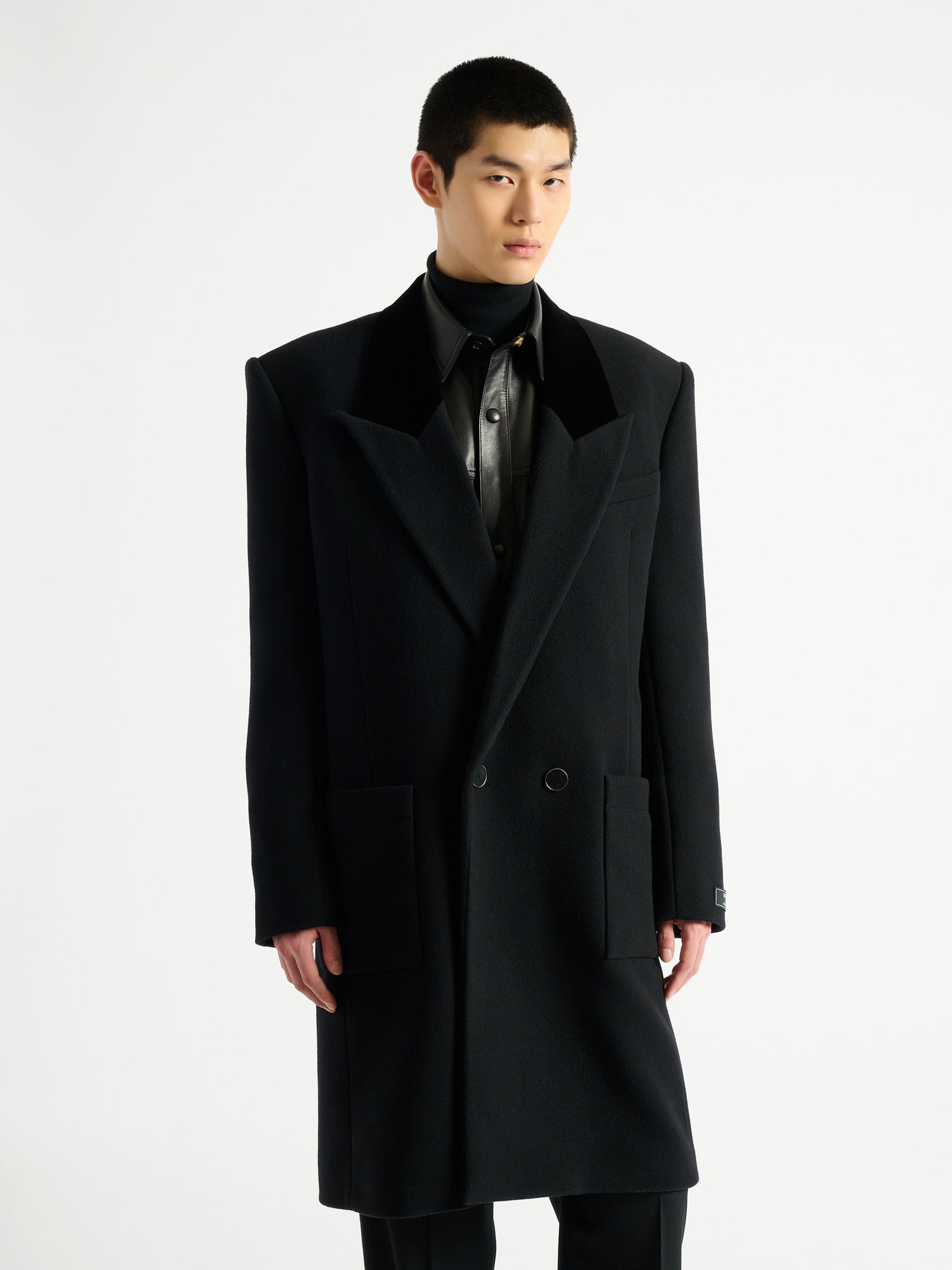 Long wool and velvet coat