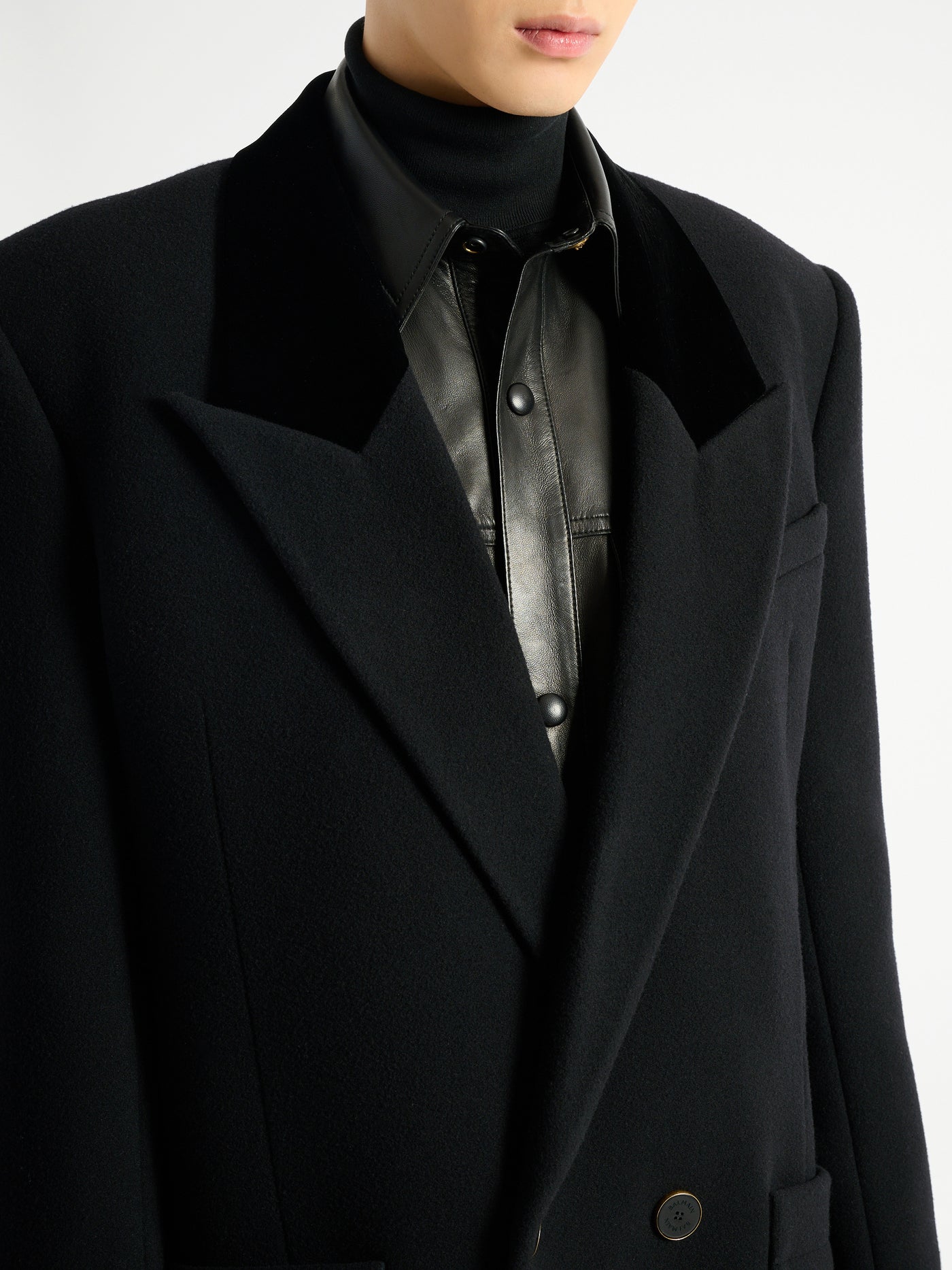 Long wool and velvet coat