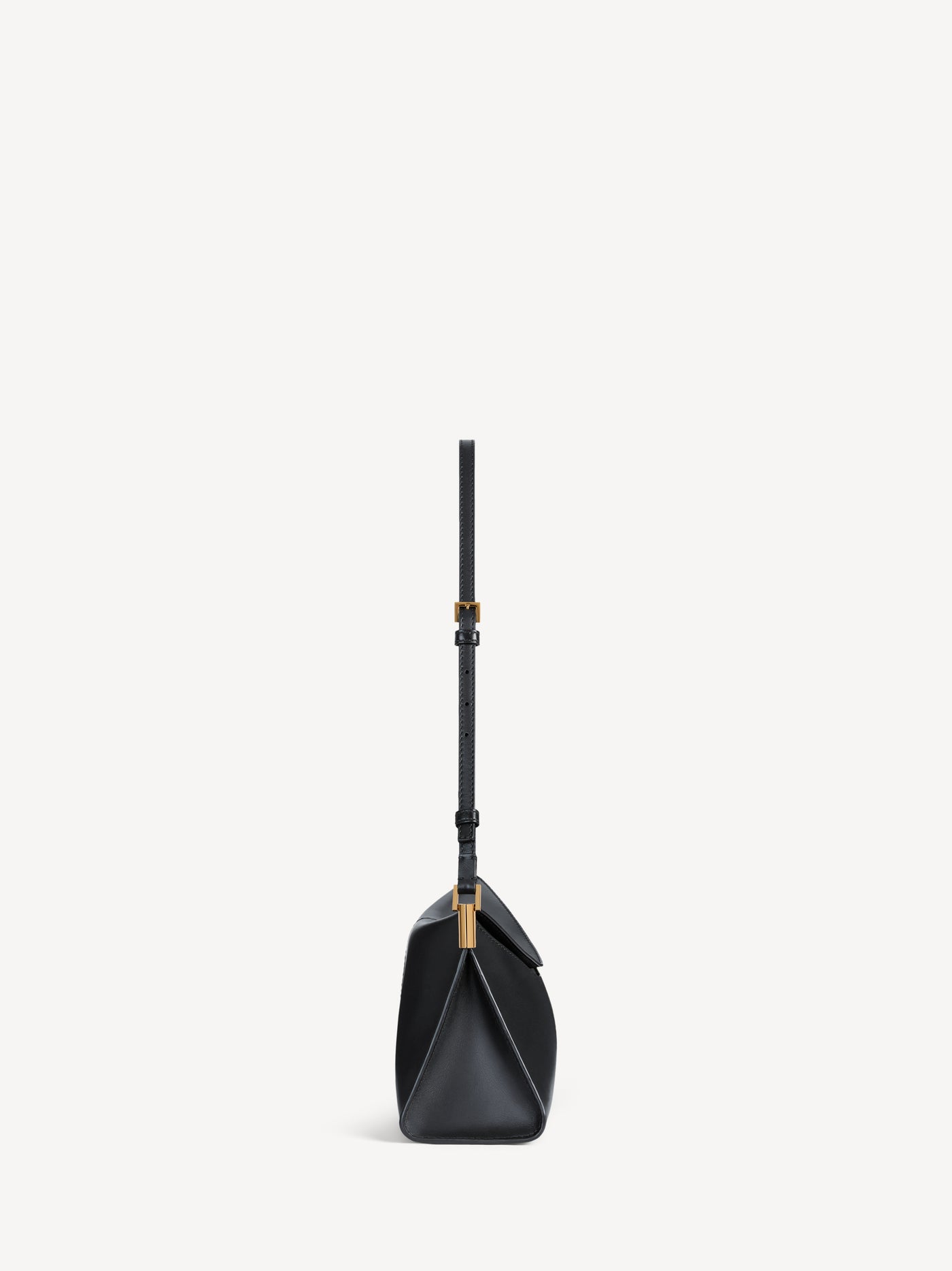 64-83 medium bag in smooth leather