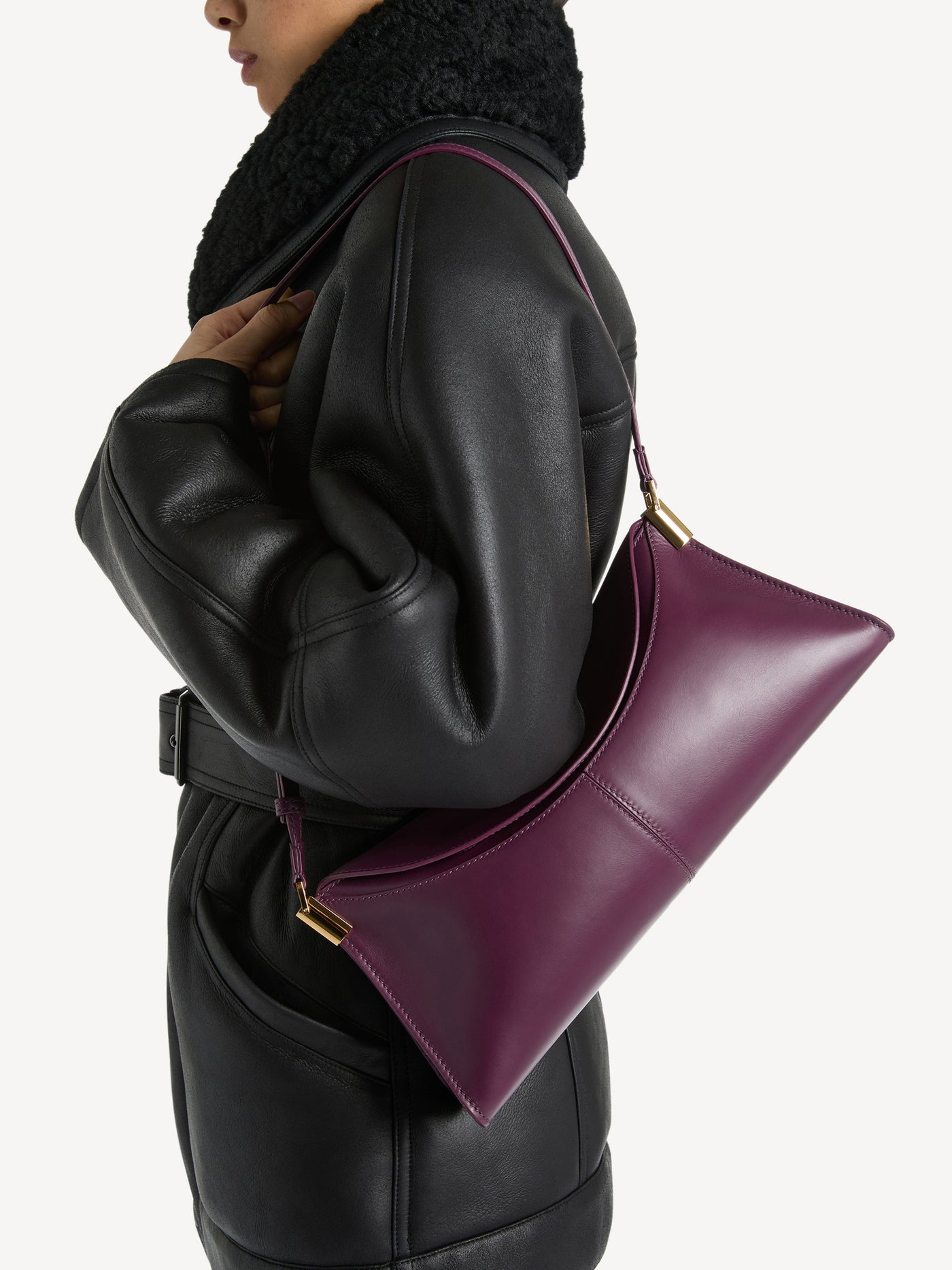 64-83 medium bag in smooth leather