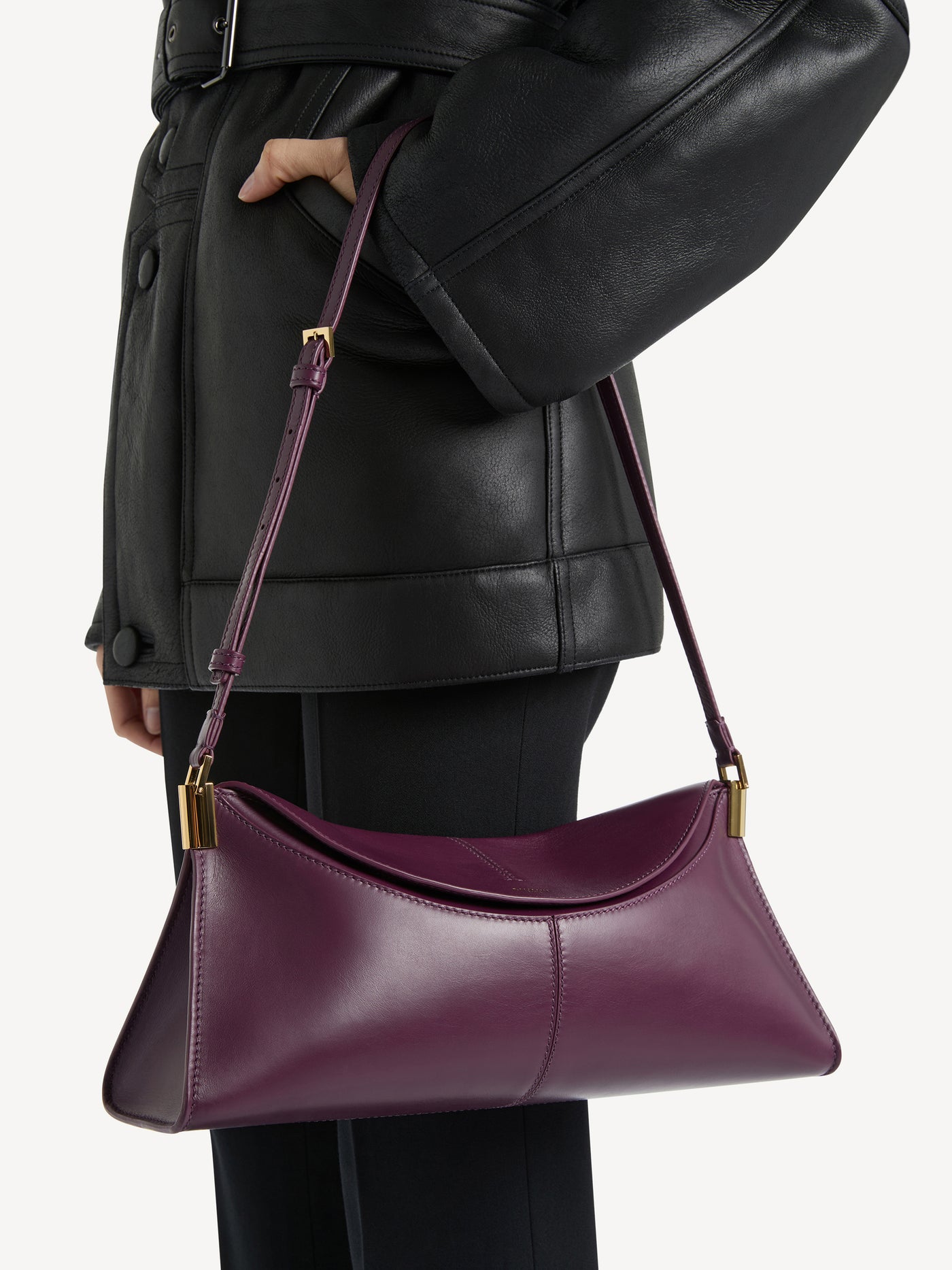 64-83 medium bag in smooth leather