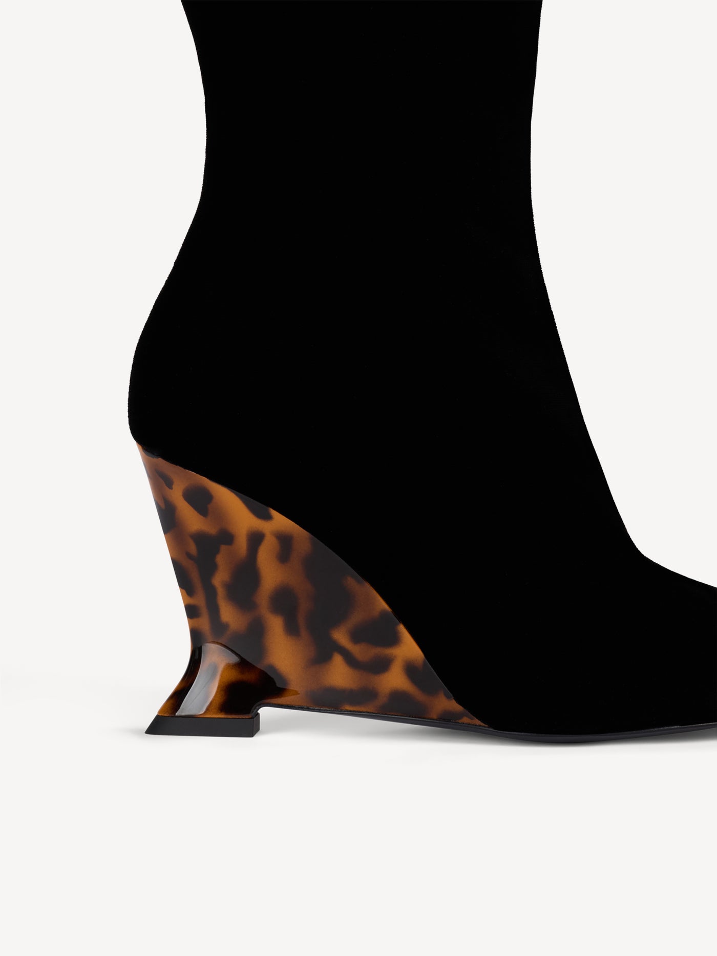 Wedge boots in velvet