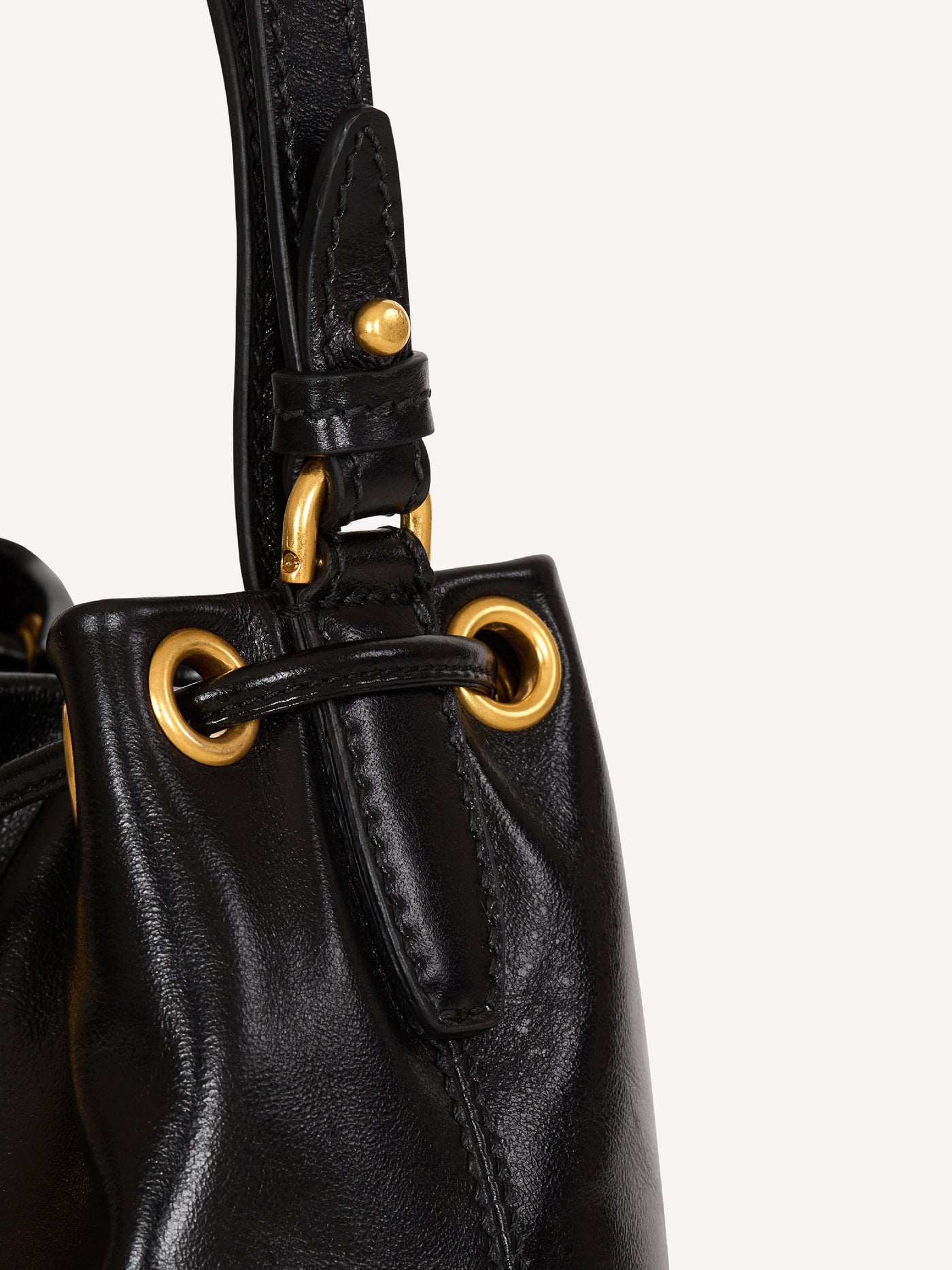 Pulse Bucket bag in smooth leather