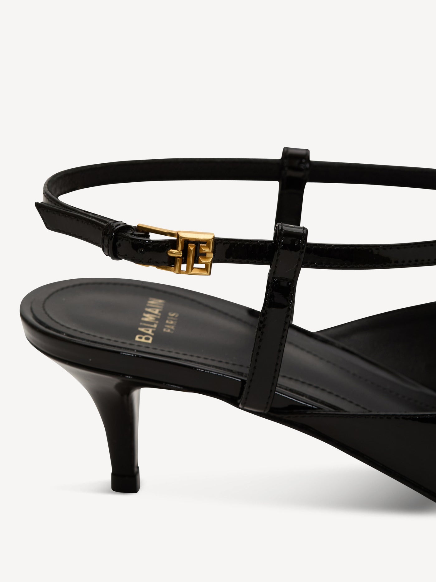 Sync chain kitten slingbacks in patent leather