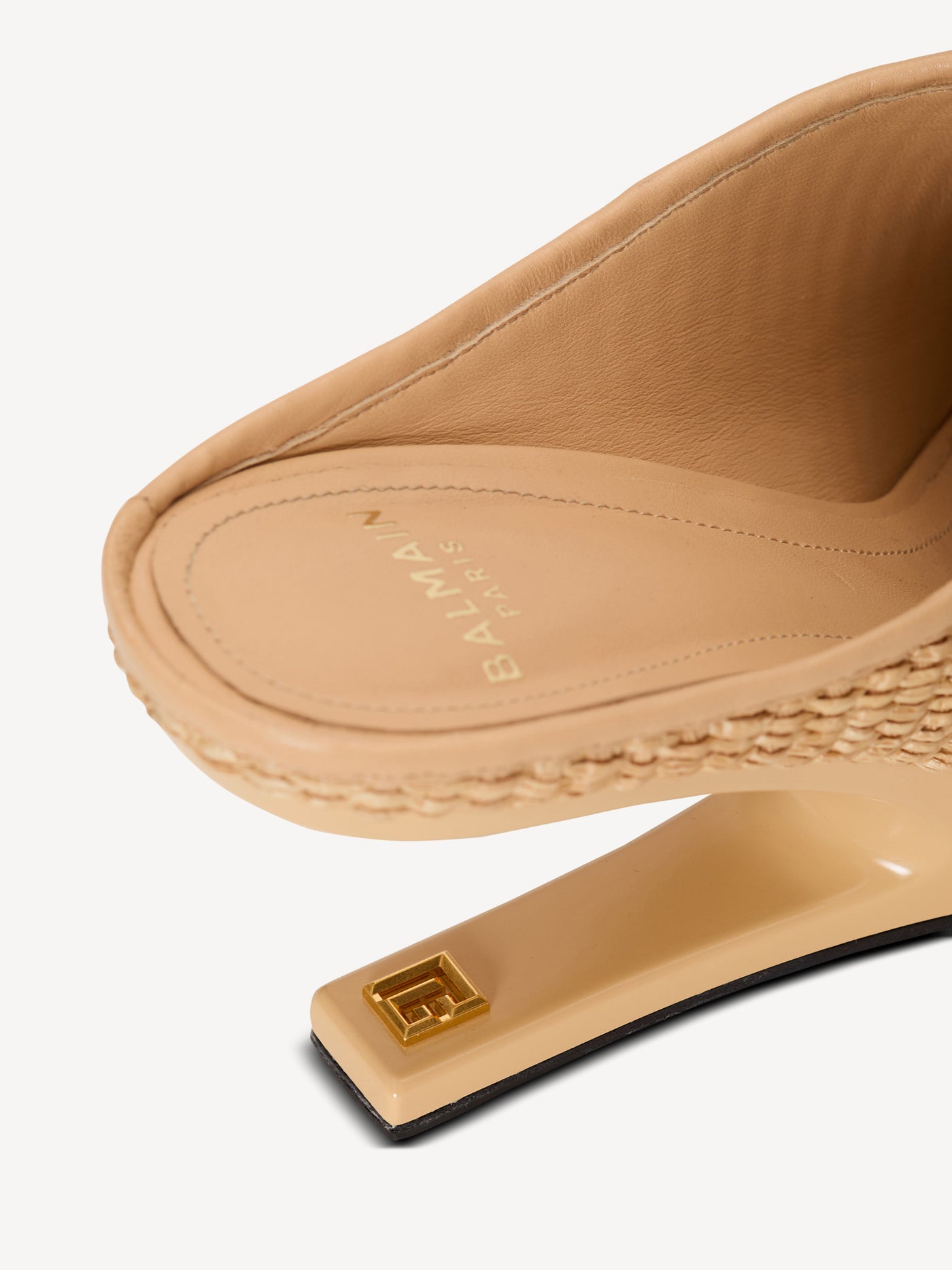 Anthem No Wedge mules in smooth leather and raffia
