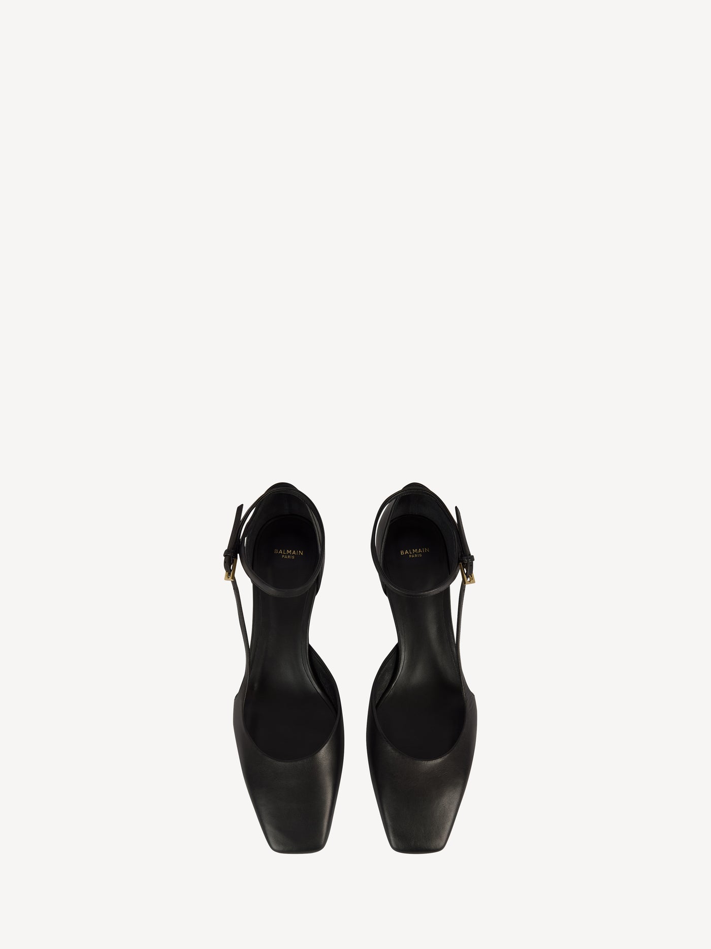 Smooth leather pumps with strap