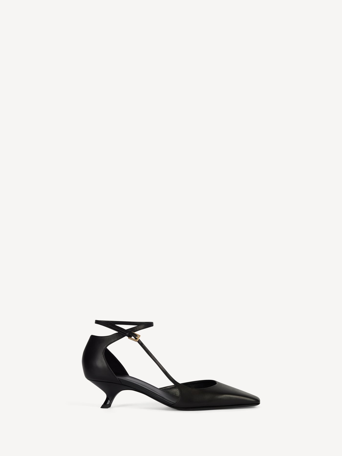 Smooth leather pumps with strap