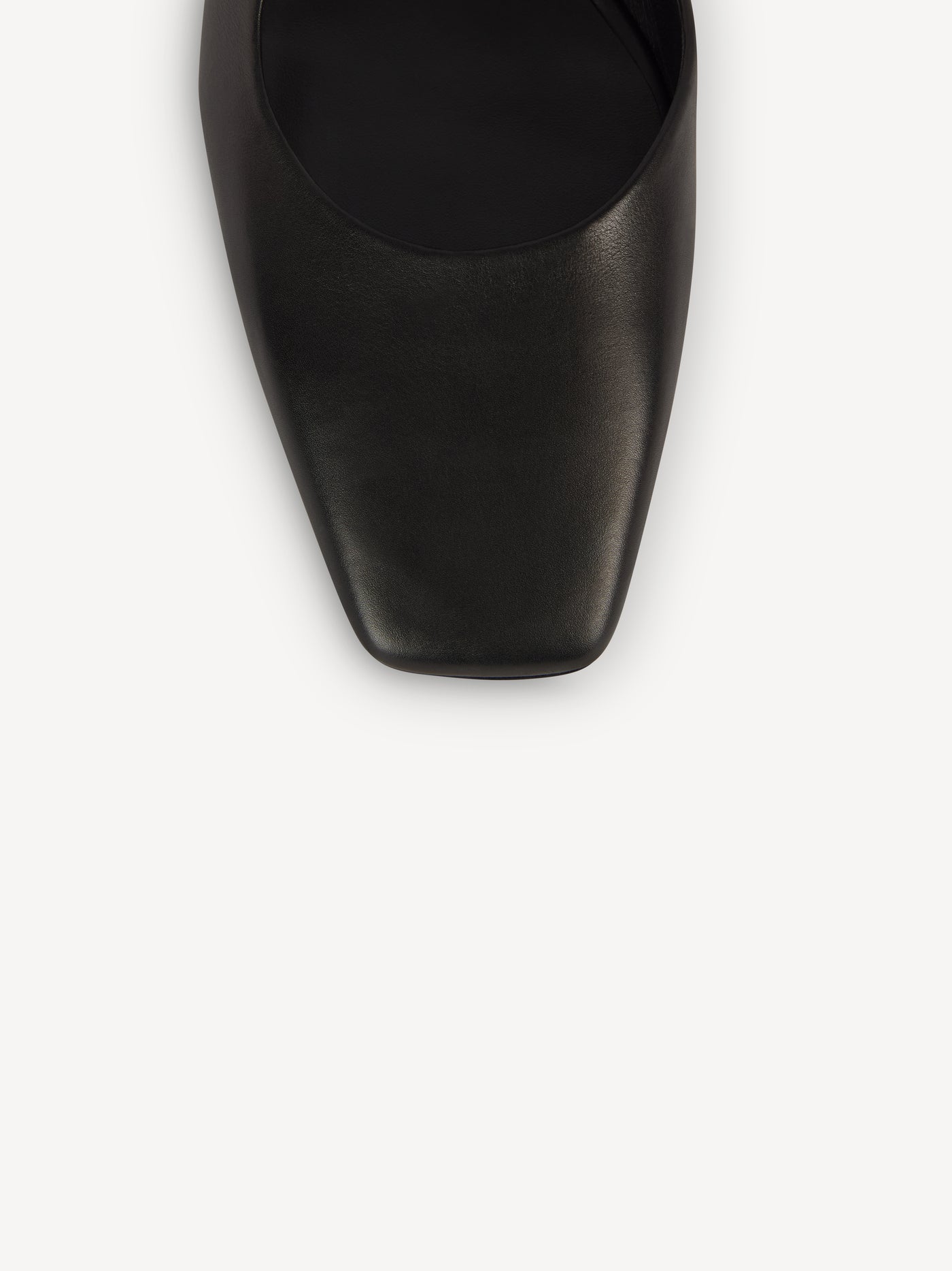 Smooth leather pumps with strap
