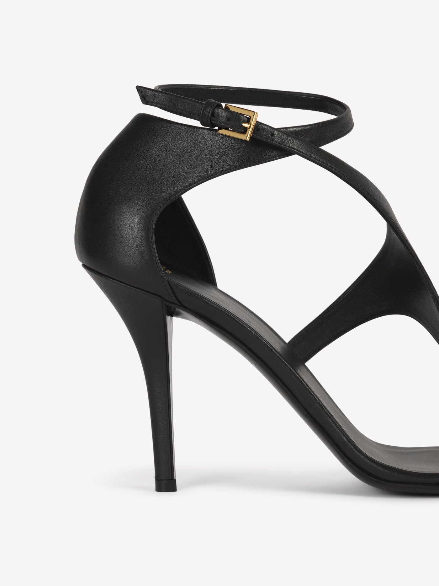 Smooth leather toe-post sandals
