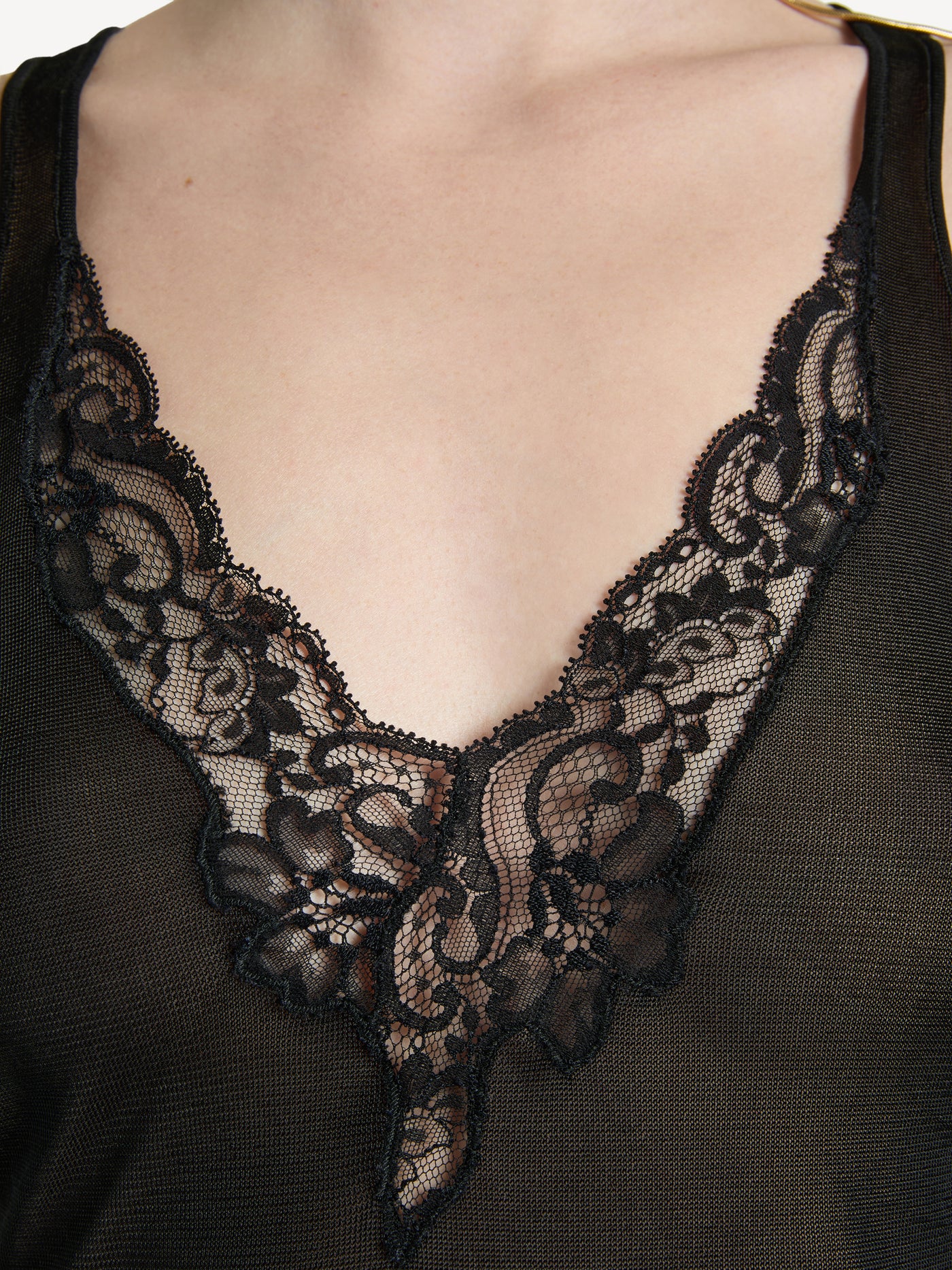 Knit vest top with lace