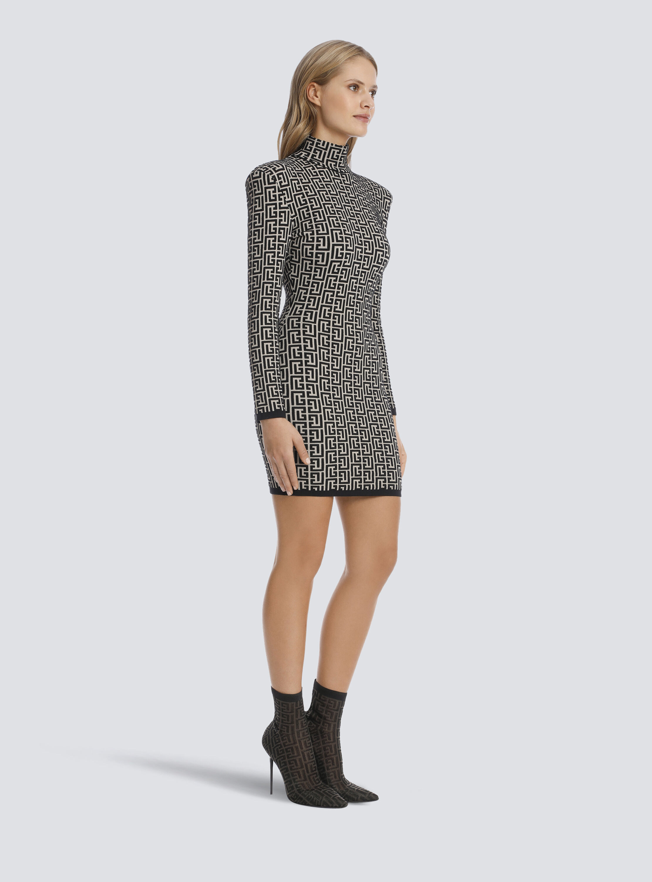Short bicolor jacquard knit dress with 